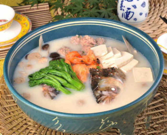 豆腐香菜滾筍殼魚湯