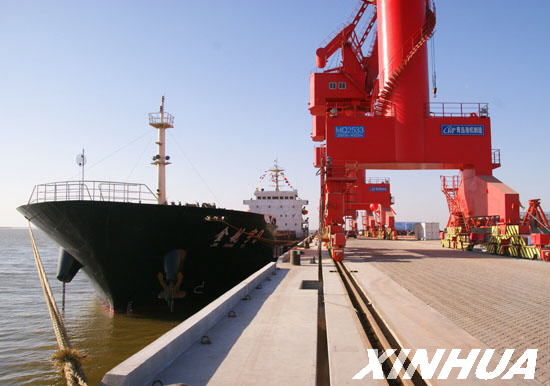 濰坊港航史上重要里程碑 萬噸級碼頭通航