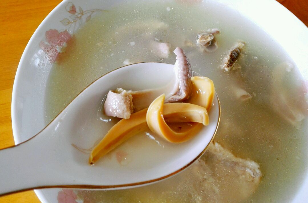 豬肚墨魚湯