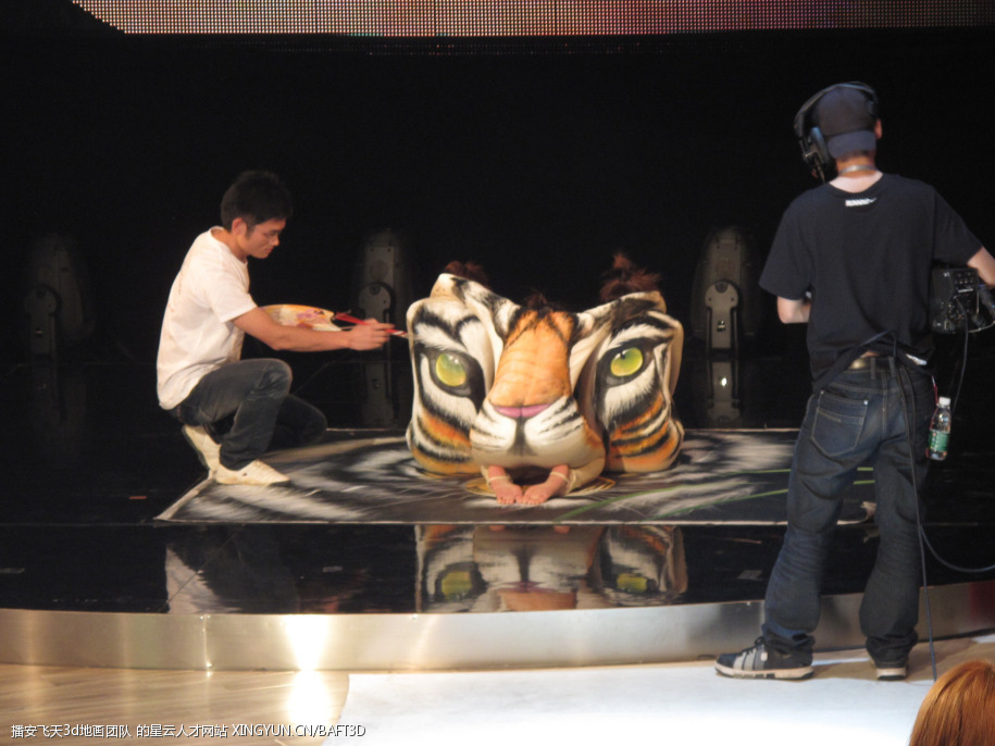 國內首次挑戰3D人體彩繪老虎