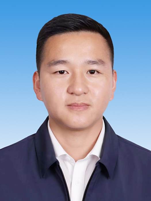 陳平(貴州習酒投資控股集團有限責任公司企業文化部主任，貴州習酒股份有限公司文化總監、企業文化部主任)