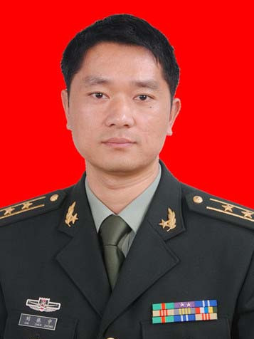 劉振中(神農架林區黨委常委、人武部部長) 劉振中(神農架林區黨委常委、人武部部長)