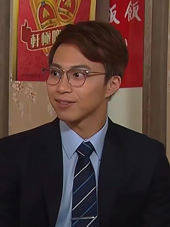 張俊軒(電視劇《街坊財爺》中的虛擬角色) 張俊軒(電視劇《街坊財爺》中的虛擬角色)