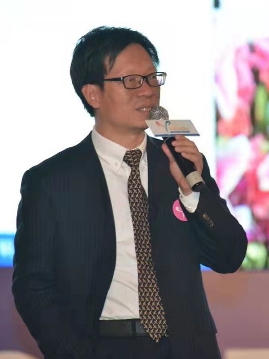 丁龍(歐普照明董事) 丁龍(歐普照明董事)