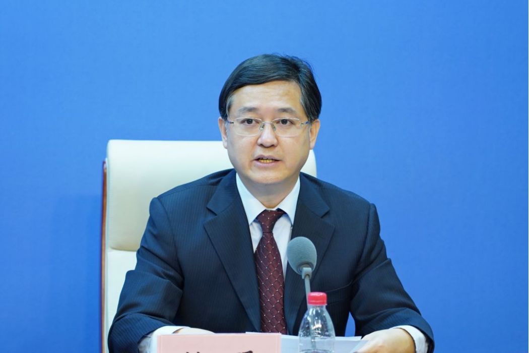 姚珺(工業和信息化部規劃司副司長) 姚珺(工業和信息化部規劃司副司長)