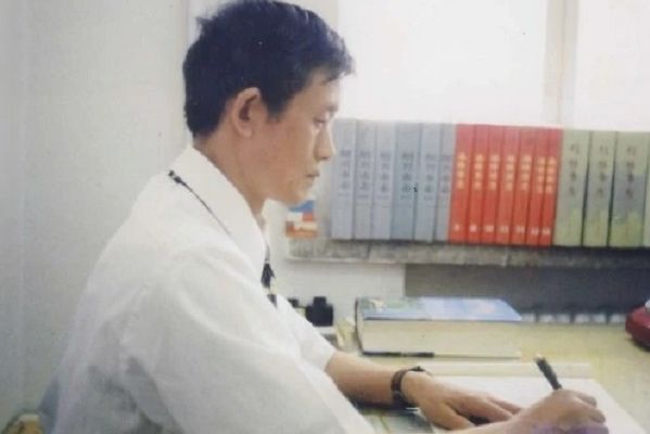 梁濱久 梁濱久