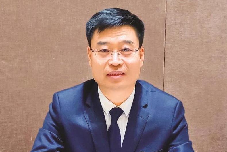 凌濤(第十四屆全國人大代表,民建河北省委常委、民建邯鄲市委駐會副主委) 凌濤(第十四屆全國人大代表,民建河北省委常委、民建邯鄲市委駐會副主委)