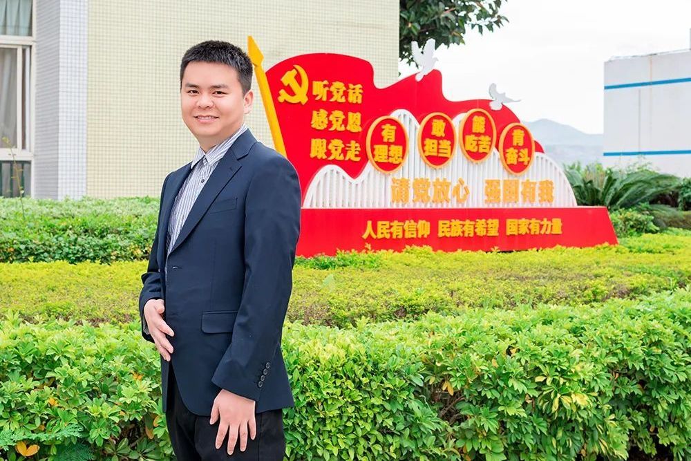 李英豪(攀枝花市第三高級中學校教師)