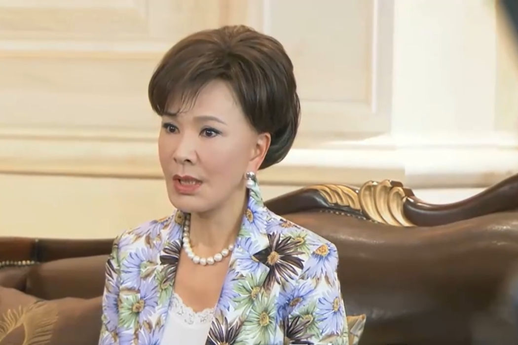 何莉(都市時尚情感劇《真愛之百萬新娘》,《百萬新娘之愛無悔》中的女配角) 何莉(都市時尚情感劇《真愛之百萬新娘》,《百萬新娘之愛無悔》中的女配角)
