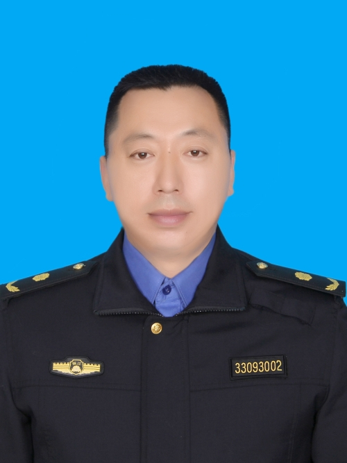 彭孝忠(浙江省舟山市岱山縣綜合行政執法局黨組成員、副局長、四級調研員) 彭孝忠(浙江省舟山市岱山縣綜合行政執法局黨組成員、副局長、四級調研員)