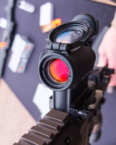 艾姆波音特CompM4s瞄準鏡