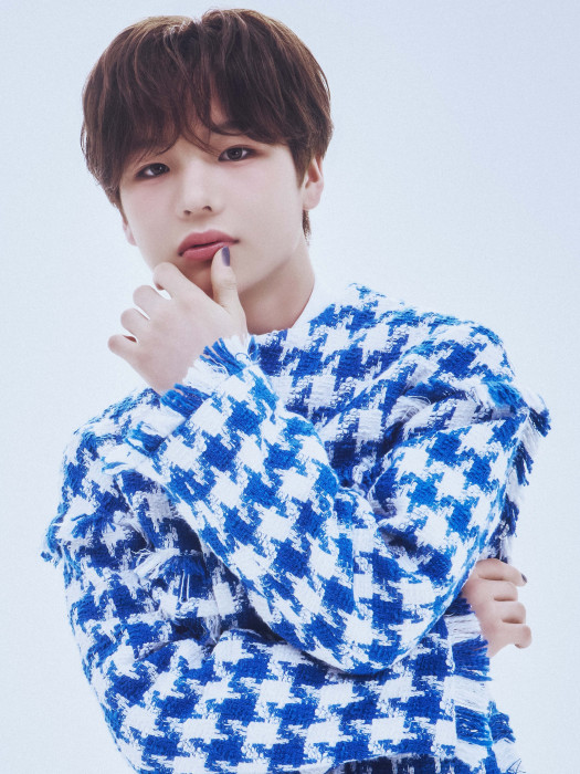 AOi(日本男歌手、男女混聲組合PG成員)