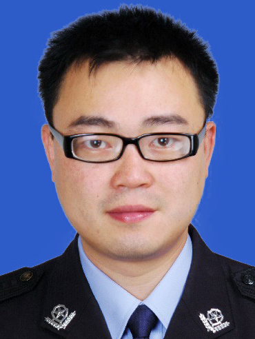 鄧偉(四川省樂山市犍為縣公安局黨委委員、副局長、二級警長) 鄧偉(四川省樂山市犍為縣公安局黨委委員、副局長、二級警長)