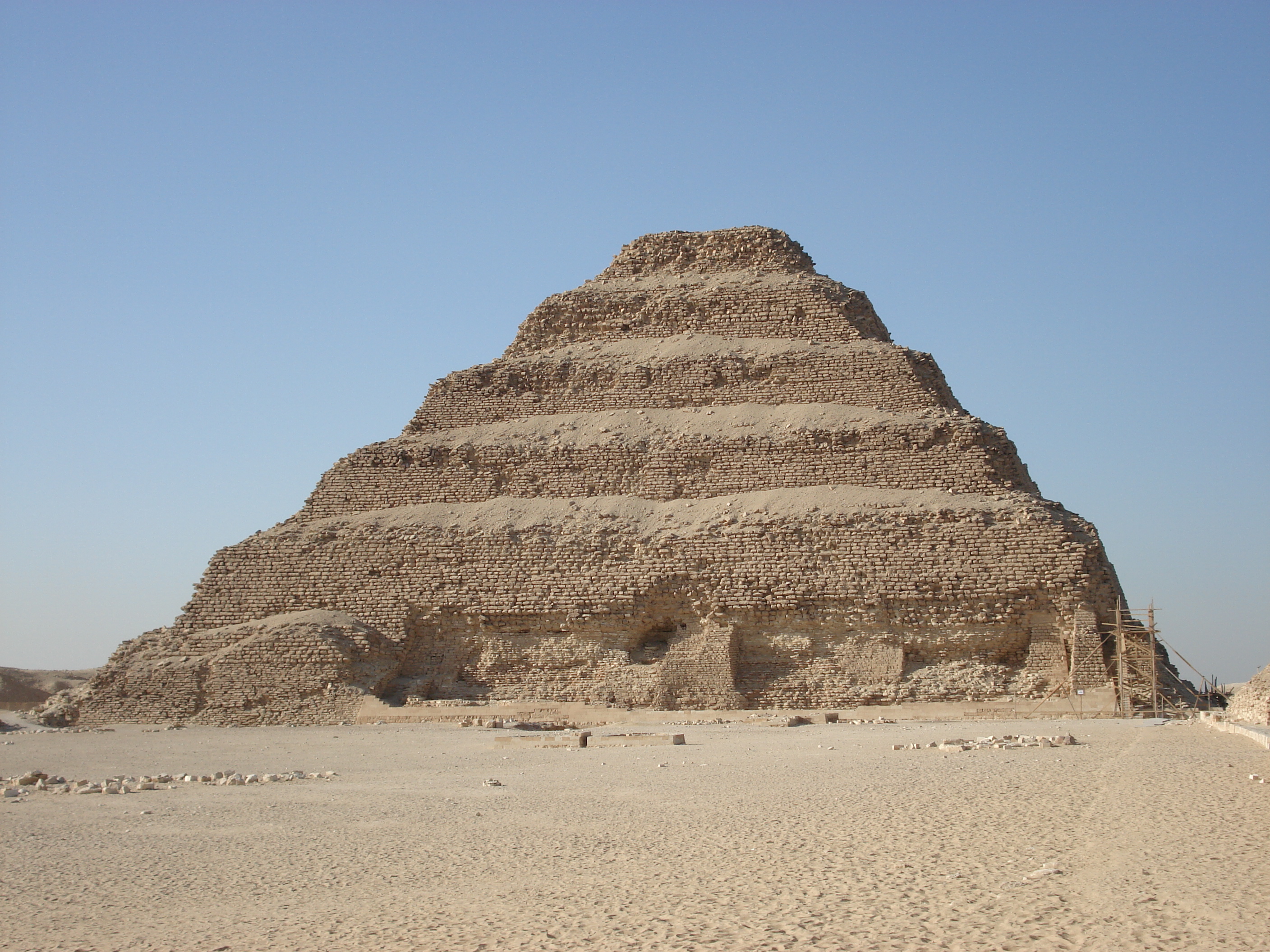 左塞爾金字塔(薩卡拉金字塔)