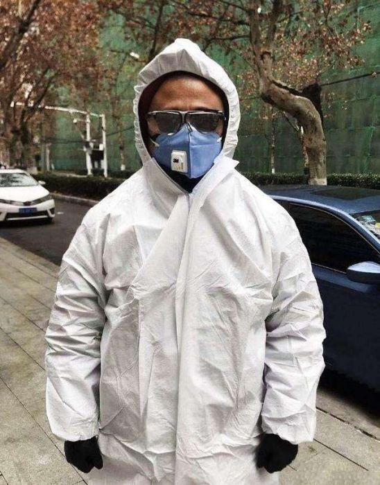 何輝(武漢醫護人員志願者車隊成員) 何輝(武漢醫護人員志願者車隊成員)