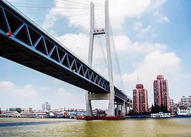 閔浦二橋為獨塔雙索麵鋼板桁組合梁斜拉橋