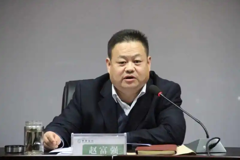 趙富強(陝西榆林榆陽農村商業銀行董事、副行長) 趙富強(陝西榆林榆陽農村商業銀行董事、副行長)
