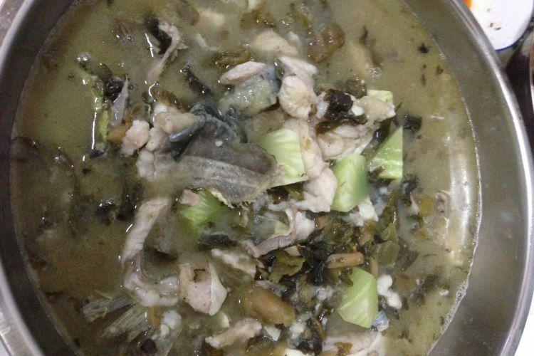 酸菜燉鯰魚