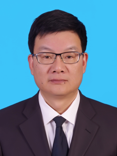 鄭志雄(浙江省寧波市北侖區傳媒中心黨委書記、中心主任) 鄭志雄(浙江省寧波市北侖區傳媒中心黨委書記、中心主任)