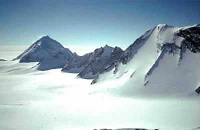 南極洲最高峰：文森峰