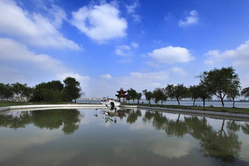南湖公園(重慶市巴南區境內的公園) 南湖公園(重慶市巴南區境內的公園)
