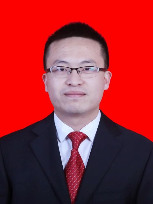 張海川(貴州省長順縣人民政府黨組成員、縣政府辦公室黨組書記、主任) 張海川(貴州省長順縣人民政府黨組成員、縣政府辦公室黨組書記、主任)