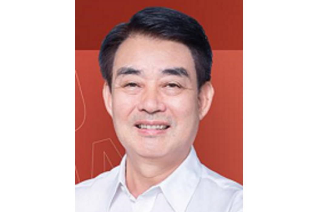 李玉鵬(深圳市通天地通訊市場黨委書記、董事長) 李玉鵬(深圳市通天地通訊市場黨委書記、董事長)