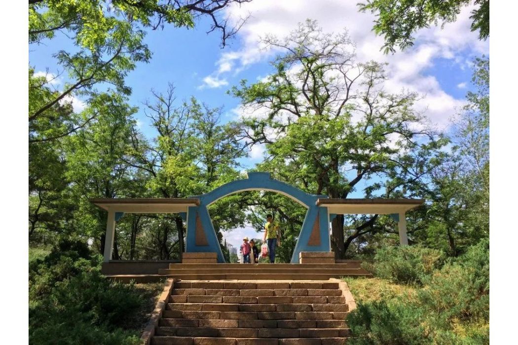 人民公園(遼寧省阜新市細河區境內的綜合性公園) 人民公園(遼寧省阜新市細河區境內的綜合性公園)