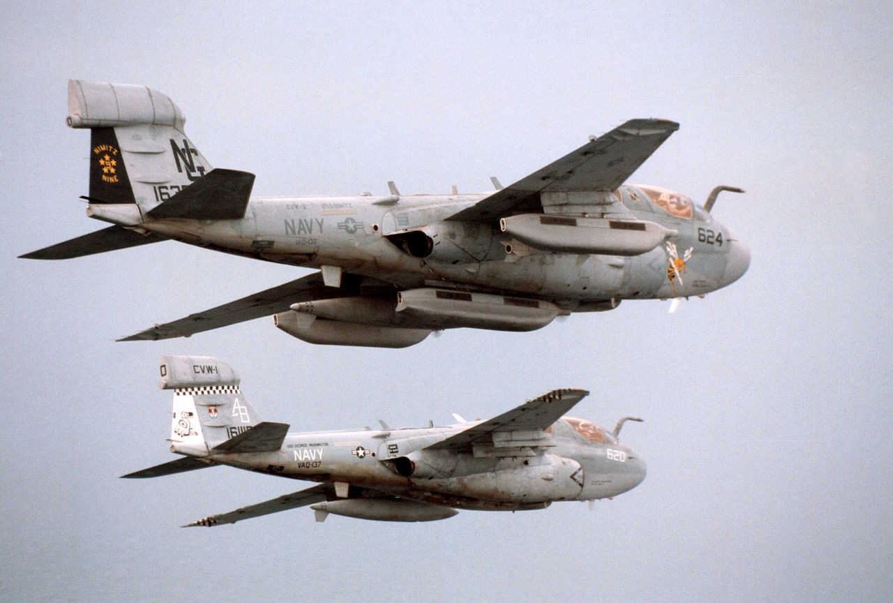 EA-6B電子干擾機