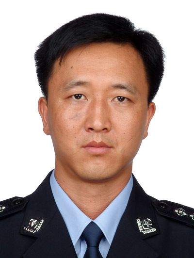 陳聞(雲南省德宏傣族景頗族自治州盈江縣公安局黨委委員、森林警察大隊大隊長) 陳聞(雲南省德宏傣族景頗族自治州盈江縣公安局黨委委員、森林警察大隊大隊長)