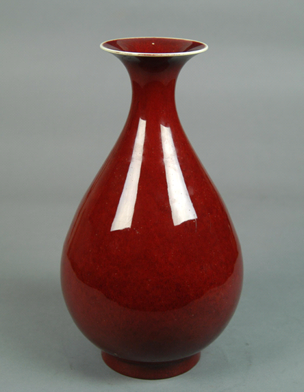 清乾隆官窯霽紅瓷瓶