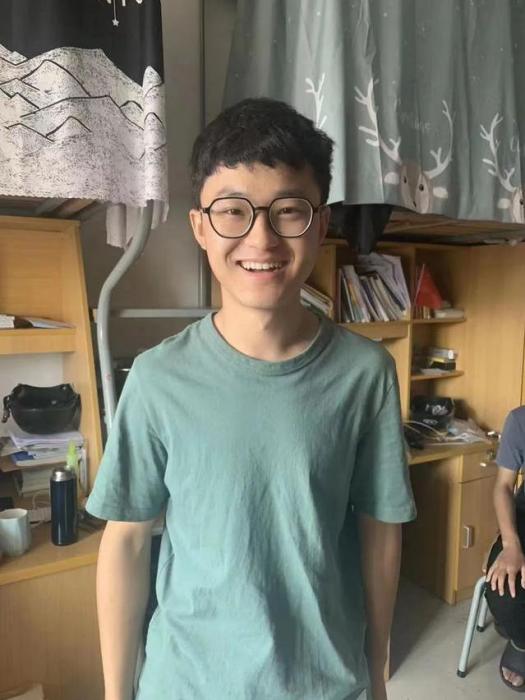 李周滔 李周滔