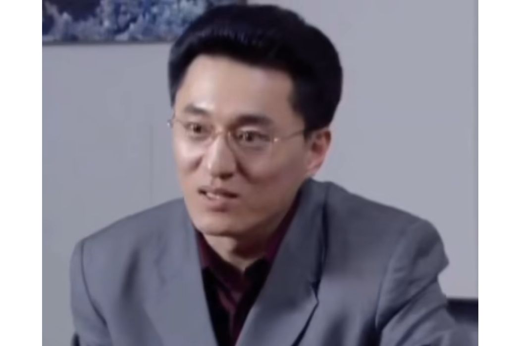 朱慶華(諜戰懸疑劇《諜戰深海》中的角色) 朱慶華(諜戰懸疑劇《諜戰深海》中的角色)