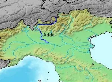正好位於北義大利中間線的 阿達河