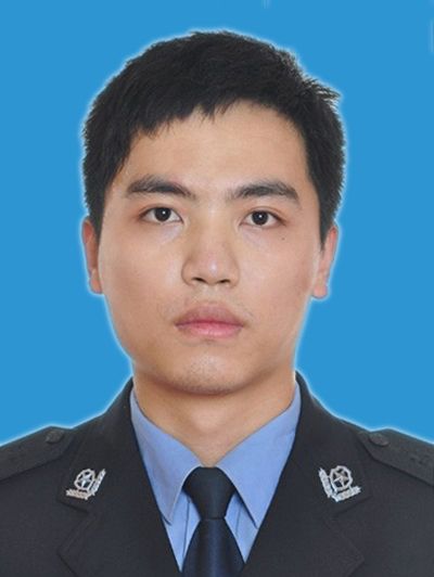 肖楊(重慶市彭水自治縣公安局黨委委員、副局長兼紹慶水陸派出所所長) 肖楊(重慶市彭水自治縣公安局黨委委員、副局長兼紹慶水陸派出所所長)