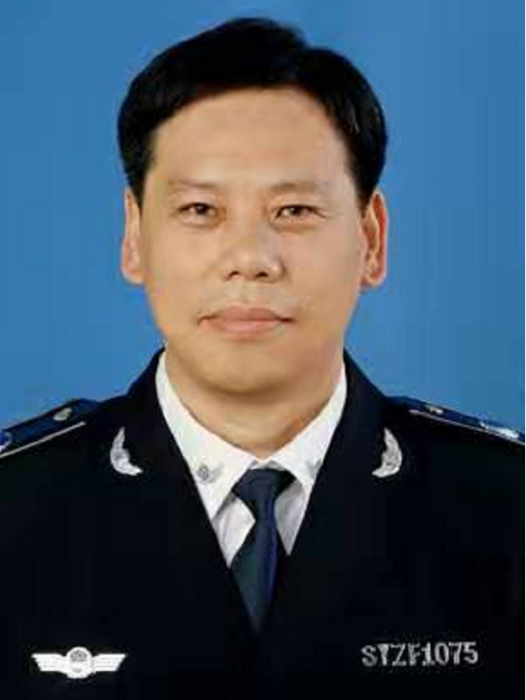 李光輝(湖北省十堰市農業機械服務中心副主任、黨組成員) 李光輝(湖北省十堰市農業機械服務中心副主任、黨組成員)