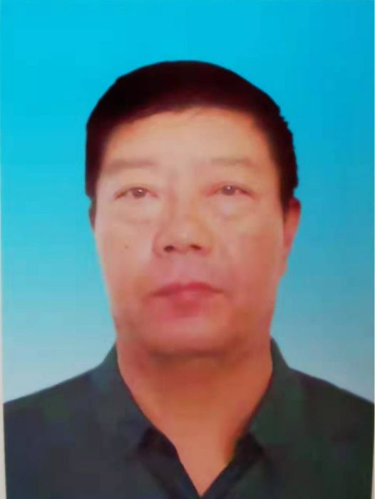 董明(烏蘭察布市集寧區市場監督管理局黨組書記、局長) 董明(烏蘭察布市集寧區市場監督管理局黨組書記、局長)