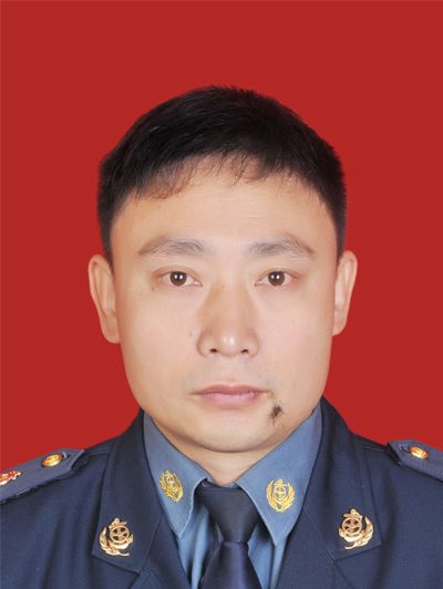 陳果(貴州省畢節市大方縣交通工程質量安全服務中心主任) 陳果(貴州省畢節市大方縣交通工程質量安全服務中心主任)