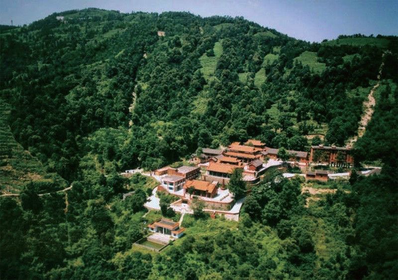 巴岳寺 巴岳寺