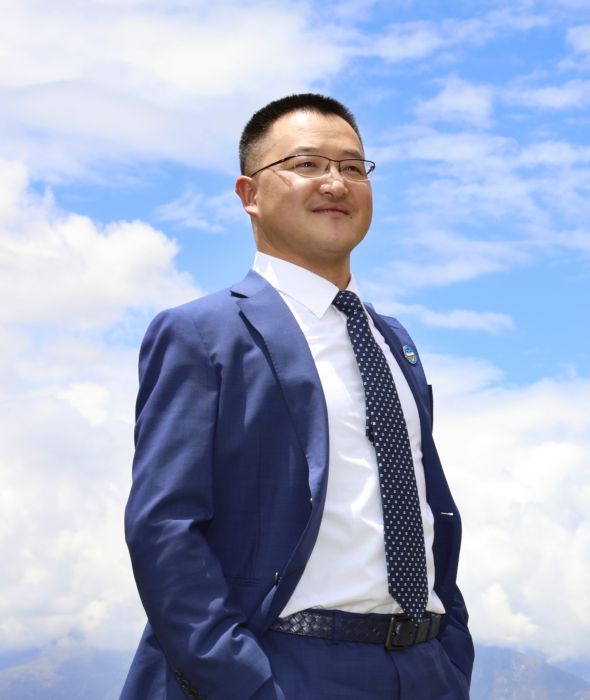 馬中原(西藏天瑞藏寶實業集團有限公司董事長) 馬中原(西藏天瑞藏寶實業集團有限公司董事長)