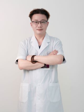 楊明春(醫生) 楊明春(醫生)