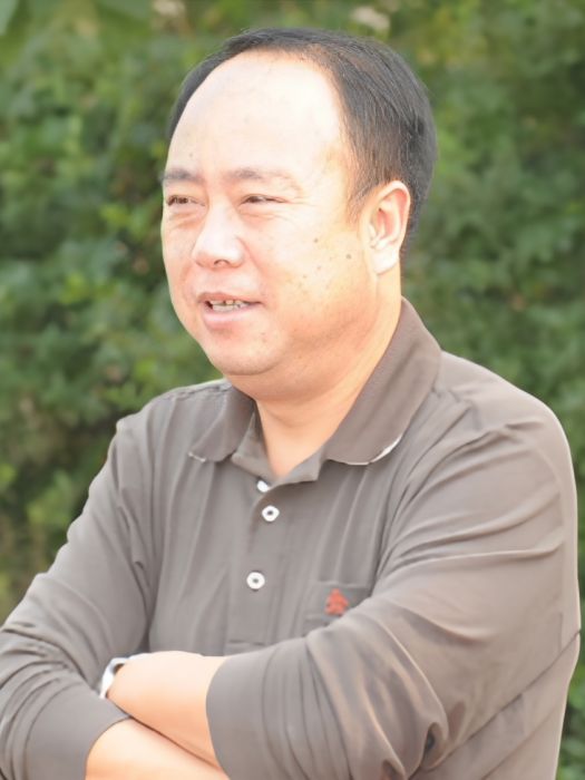 肖偉(天津市第二十五中學校長,天津大學國際交流學院特聘碩士生導師) 肖偉(天津市第二十五中學校長,天津大學國際交流學院特聘碩士生導師)