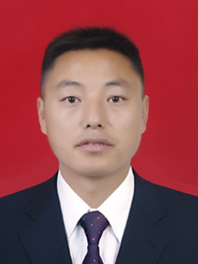 楊棟(楚雄彝族自治州姚安縣審計局黨組成員、縣經責聯席辦主任) 楊棟(楚雄彝族自治州姚安縣審計局黨組成員、縣經責聯席辦主任)