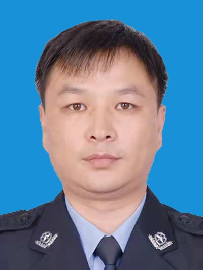 何平(重慶市公安局南岸區分局副局長) 何平(重慶市公安局南岸區分局副局長)