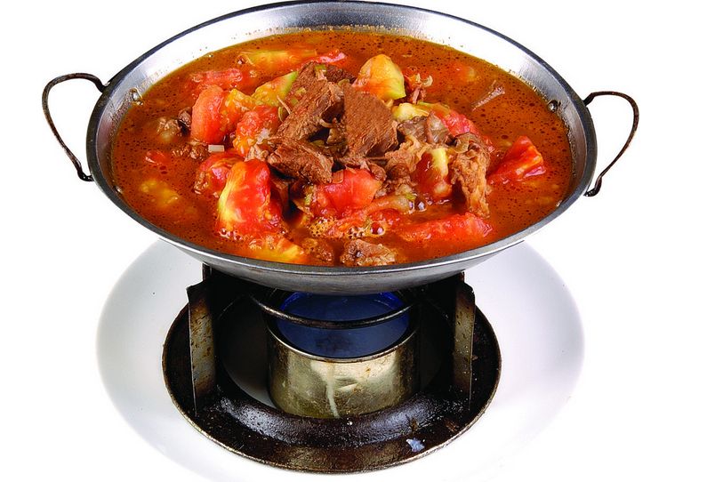 茄紅牛腩煲