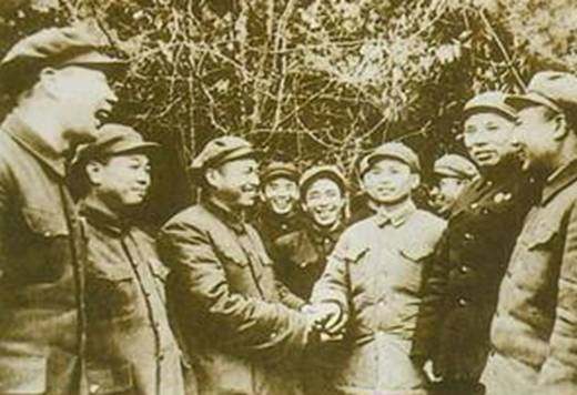 左起楊成武、張南生，張仁初(右3)在朝鮮