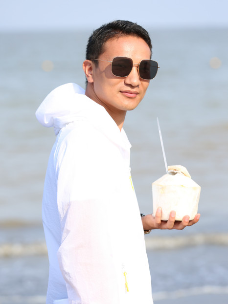 李權威(中國導演) 李權威(中國導演)