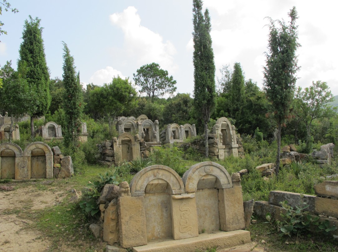 營盤村墓群