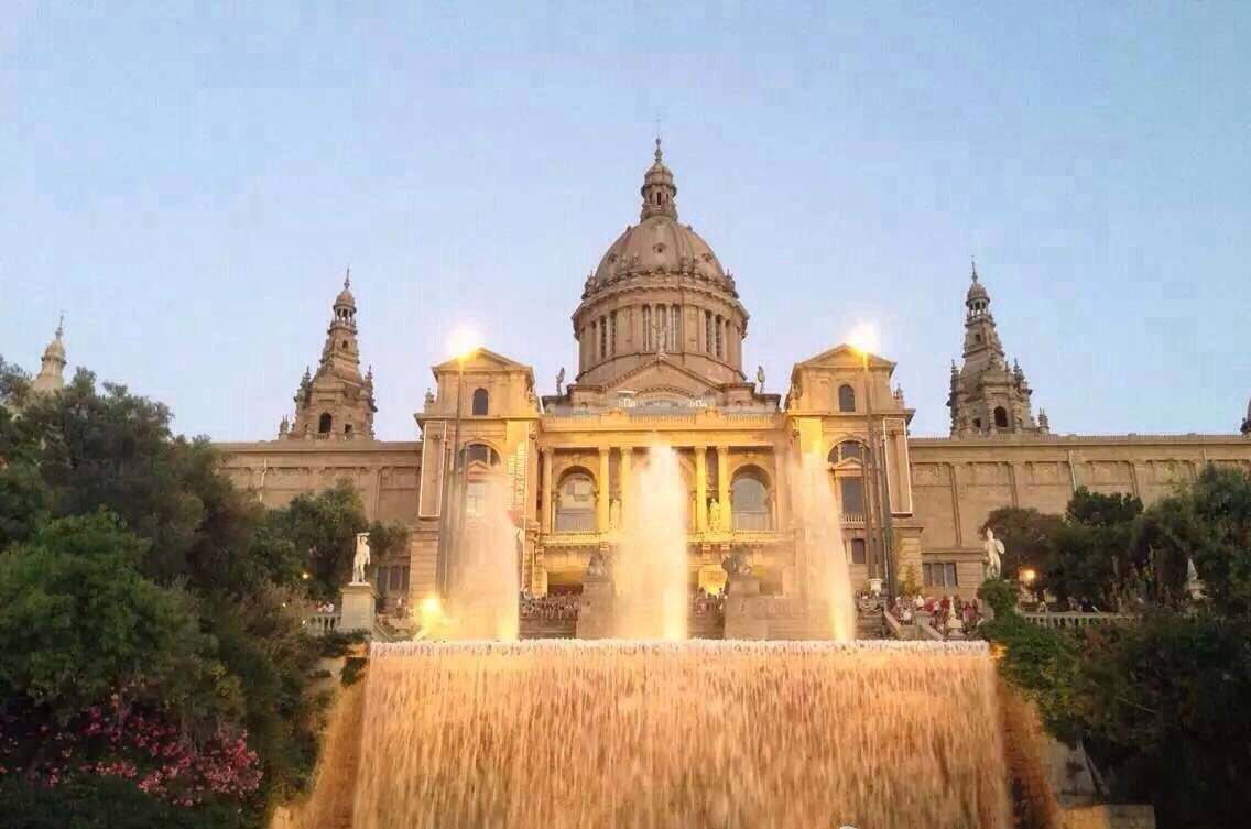 國家宮(西班牙巴塞隆納景點)