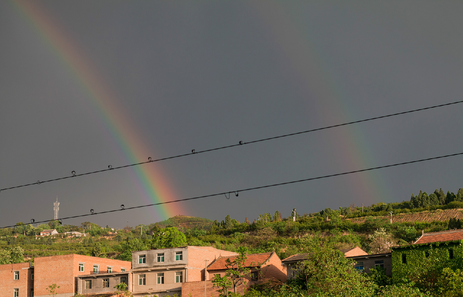 在西安市臨潼區拍攝的雙彩虹